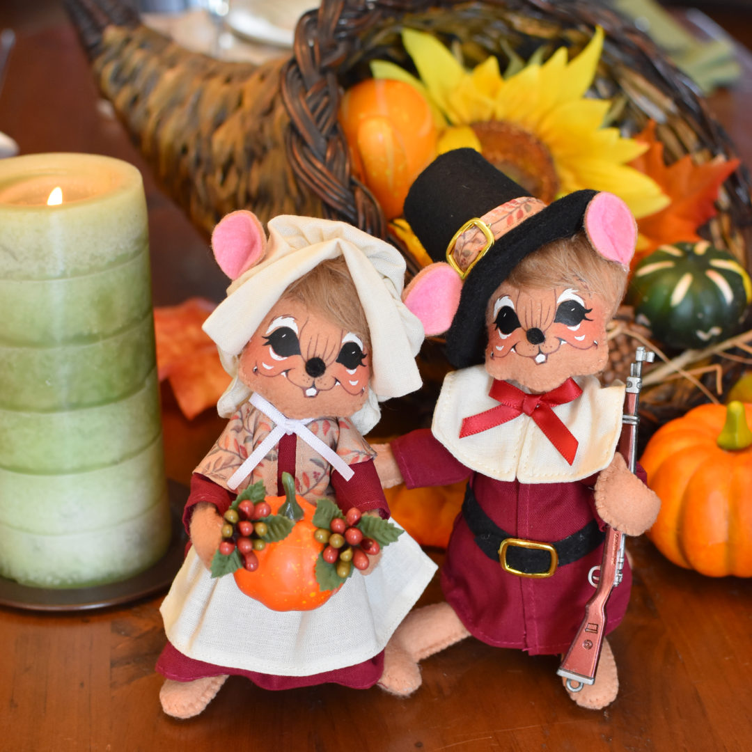 6in Pilgrim Pumpkin Mouse - Image 2